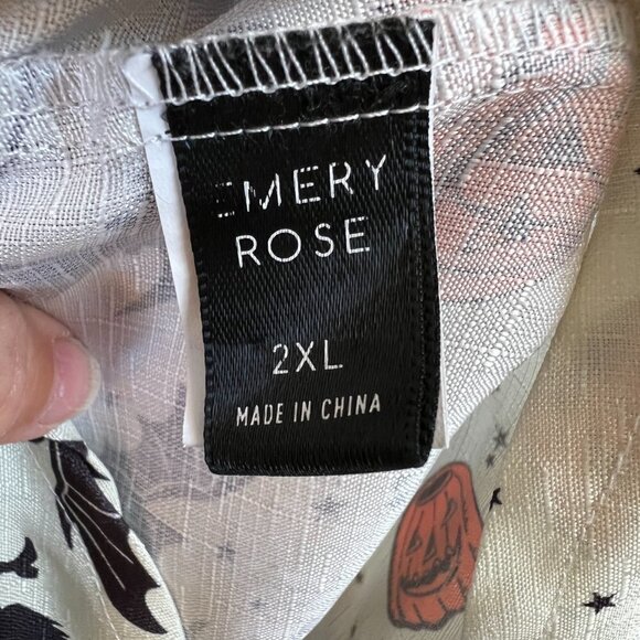 Emery Rose Lightweight all Over Halloween Print Top Blouse‎ Size 2XL - Picture 5 of 8